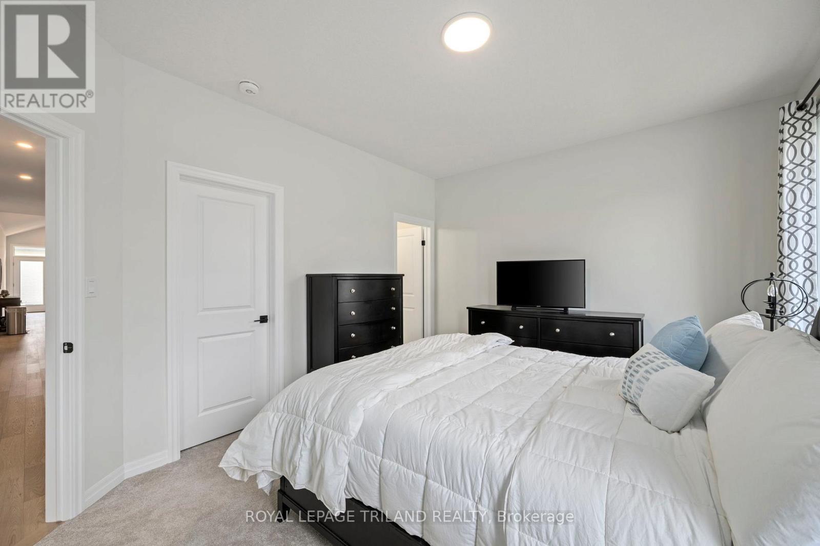 2 Evylean Court, St. Thomas, ON - Indoor Photo Showing Bedroom