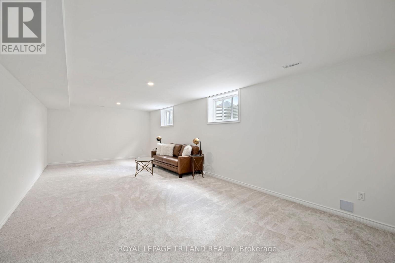 2 Evylean Court, St. Thomas, ON - Indoor Photo Showing Other Room
