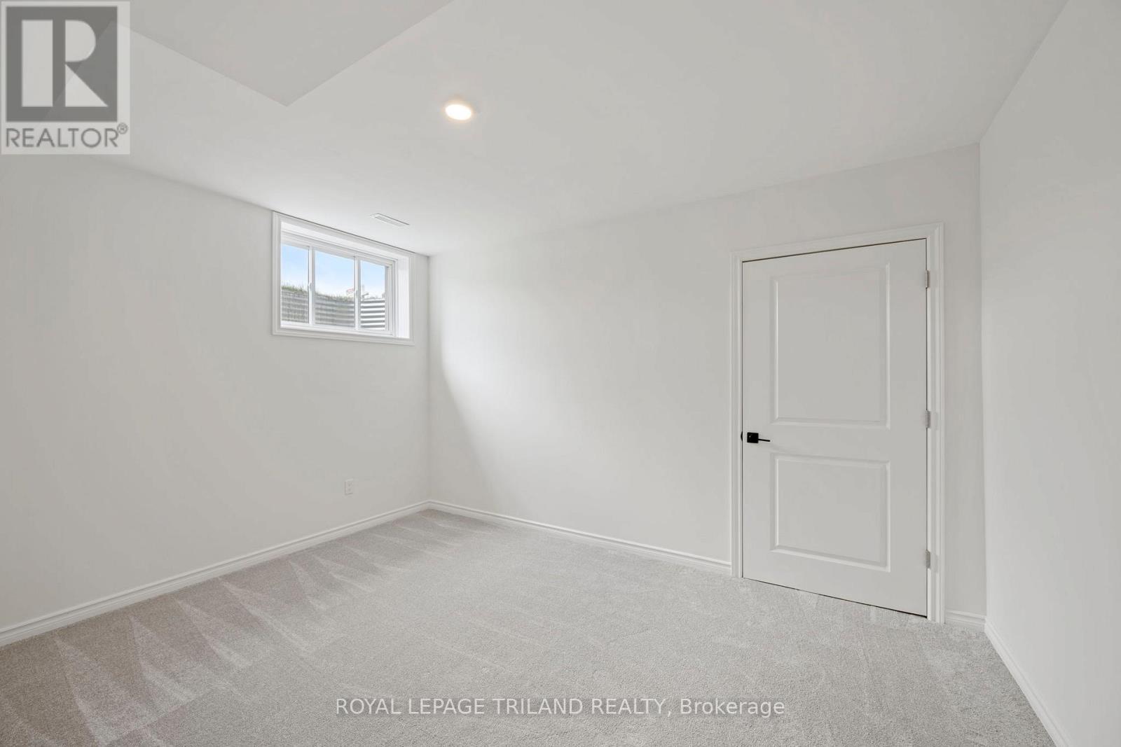 2 Evylean Court, St. Thomas, ON - Indoor Photo Showing Other Room