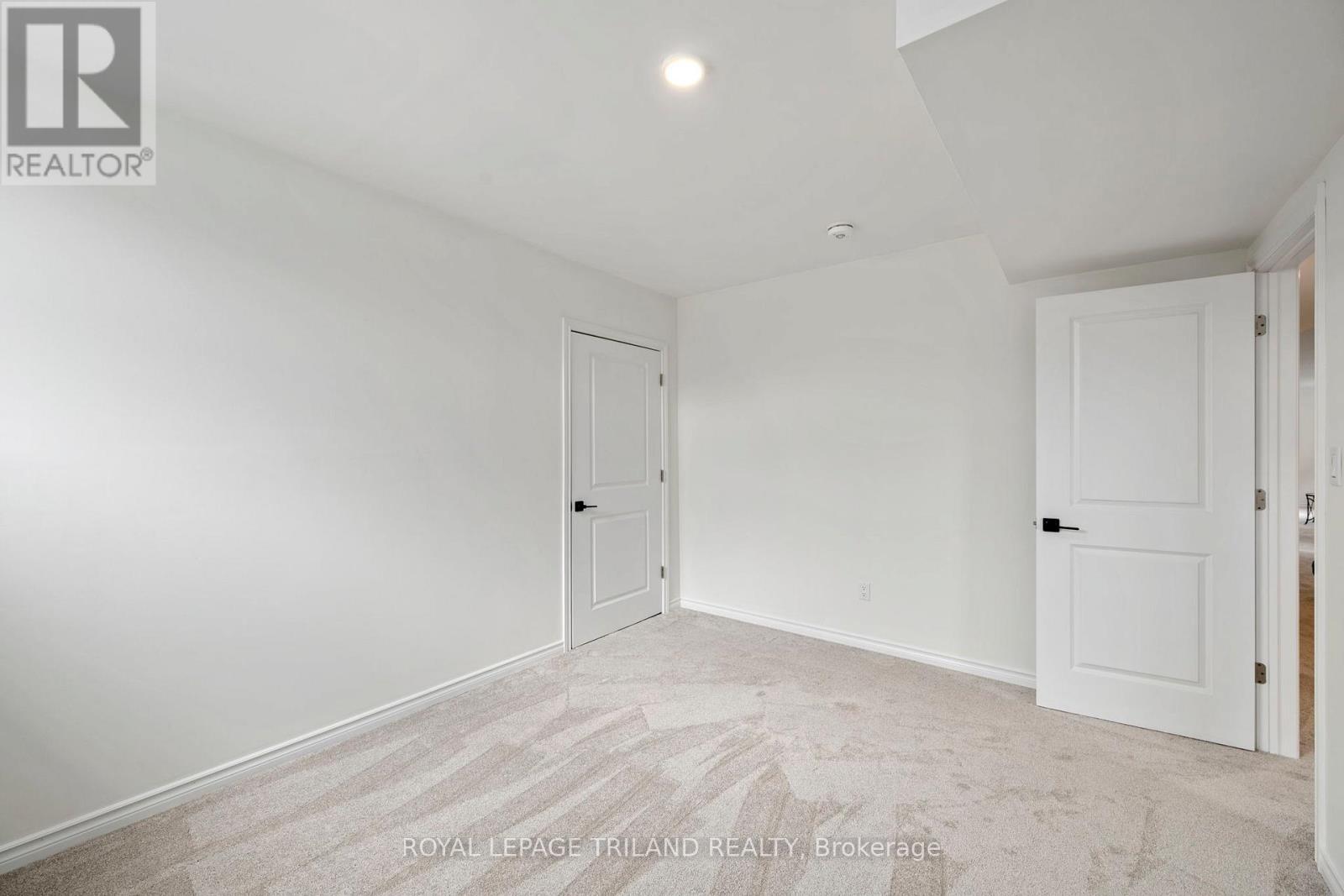 2 Evylean Court, St. Thomas, ON - Indoor Photo Showing Other Room