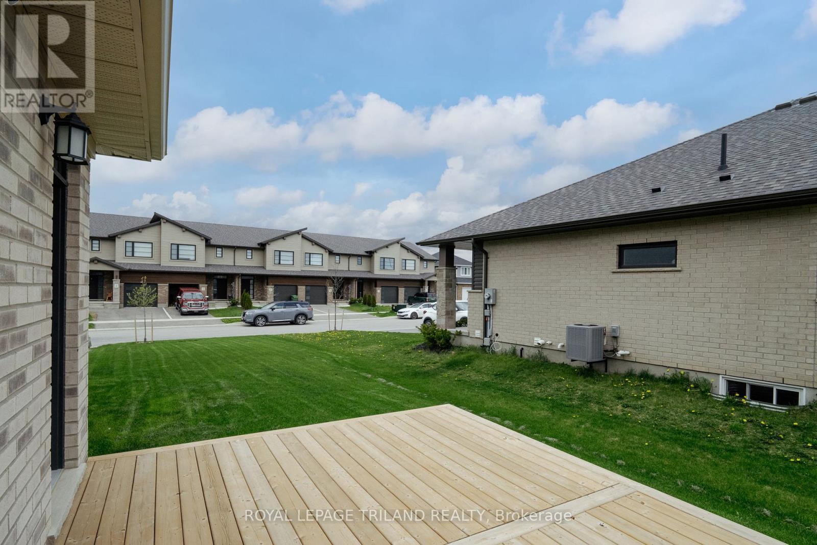 2 Evylean Court, St. Thomas, ON - Outdoor With Deck Patio Veranda