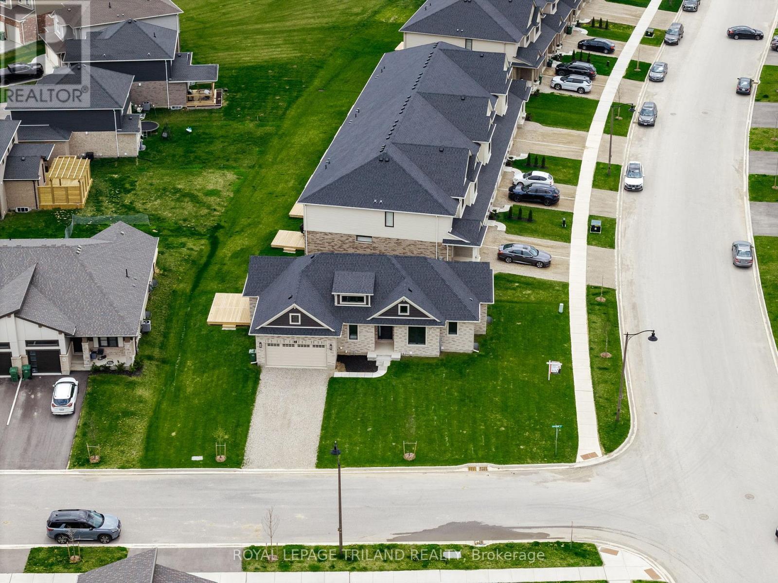 2 Evylean Court, St. Thomas, ON - Outdoor With View