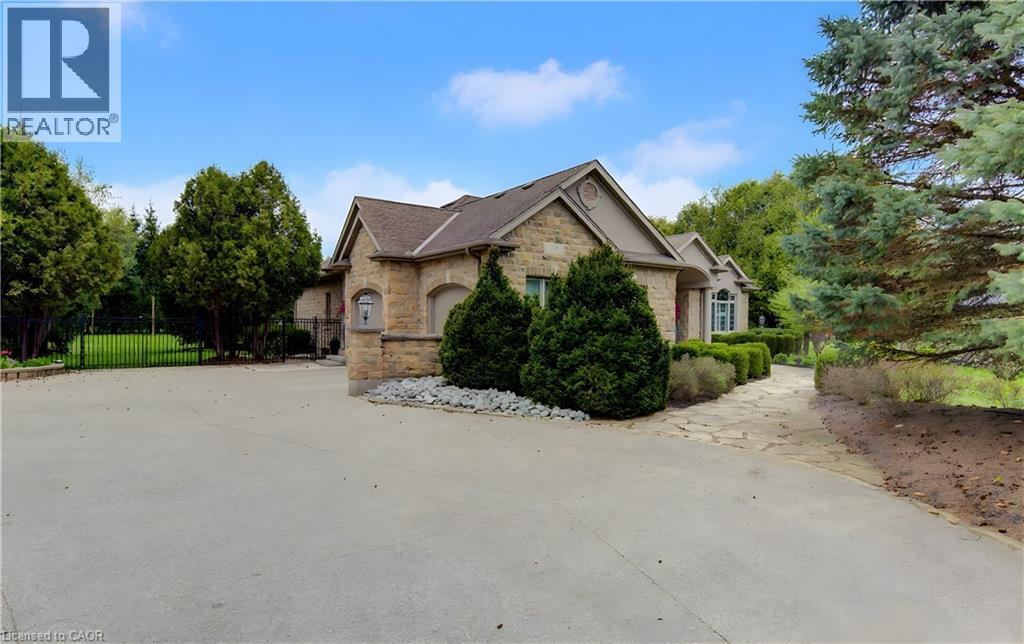 118 Old Mill Road, Cambridge, ON - Outdoor