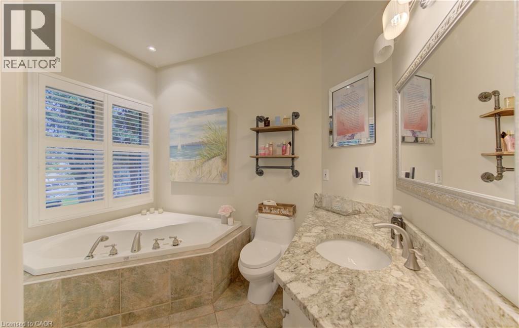 118 Old Mill Road, Cambridge, ON - Indoor Photo Showing Bathroom