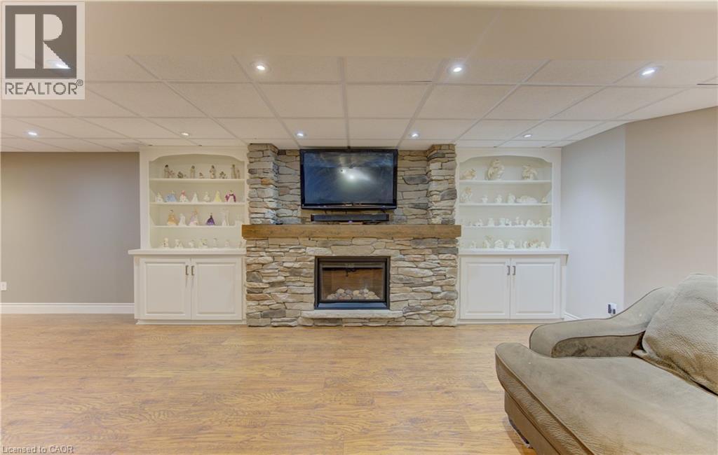 118 Old Mill Road, Cambridge, ON - Indoor Photo Showing Living Room With Fireplace