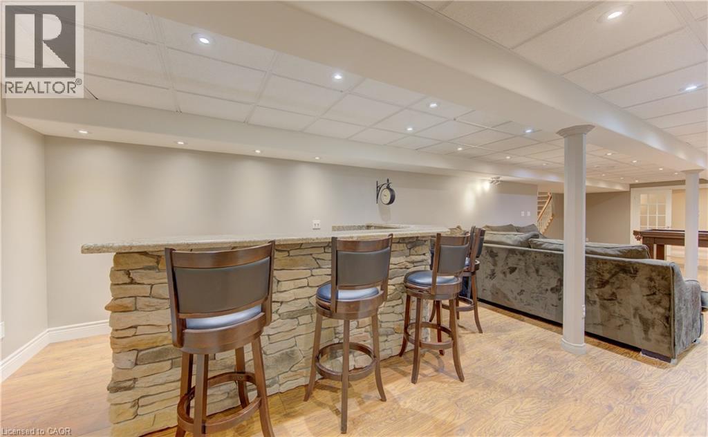 wet bar - 118 Old Mill Road, Cambridge, ON - Indoor Photo Showing Other Room