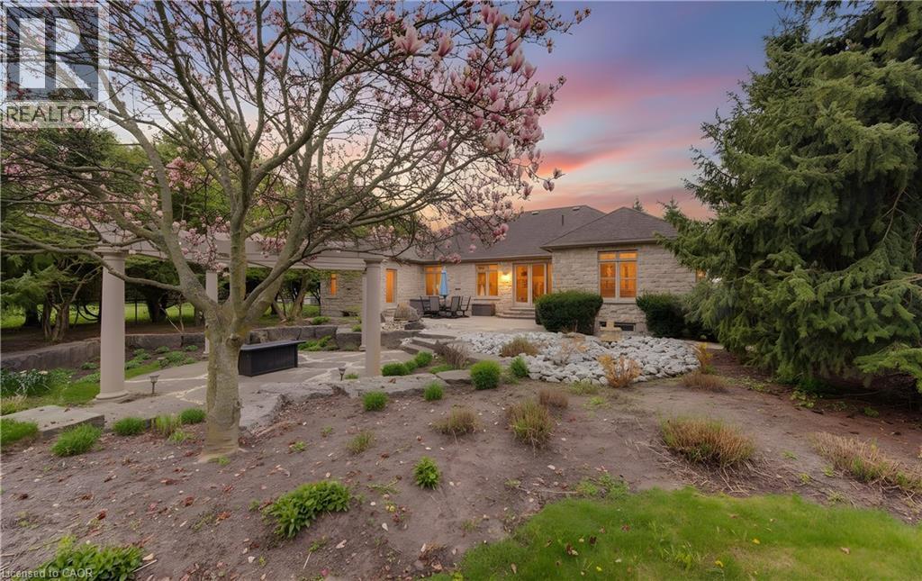118 Old Mill Road, Cambridge, ON - Outdoor