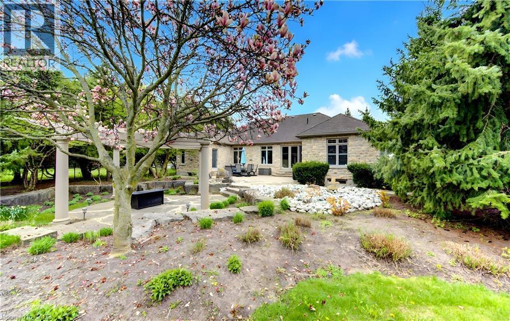 118 Old Mill Road, Cambridge, ON - Outdoor