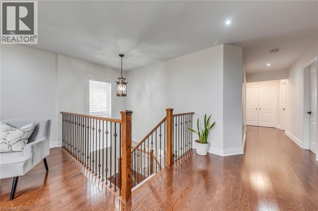 4208 Fuller Crescent, Burlington, ON - Indoor Photo Showing Other Room