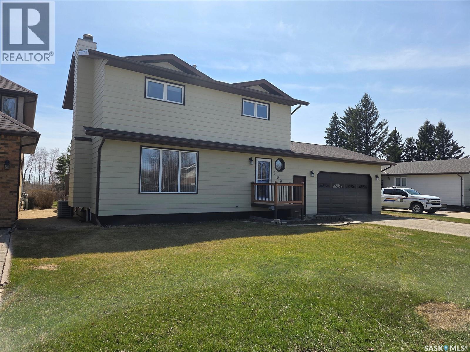 509 Carlyle Avenue, Carlyle, SK - Outdoor
