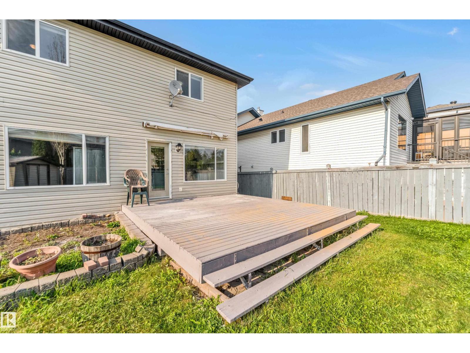 10621 175A Av Nw, Edmonton, AB - Outdoor With Exterior