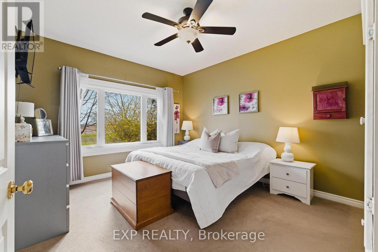 89 Andrews Drive, Mapleton, ON - Indoor Photo Showing Bedroom