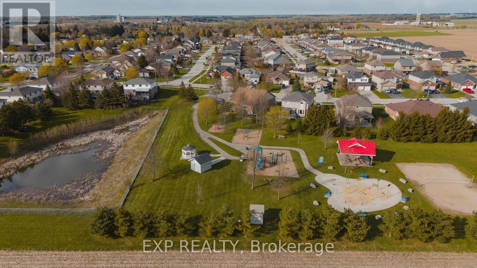 89 Andrews Drive, Mapleton, ON - Outdoor With View