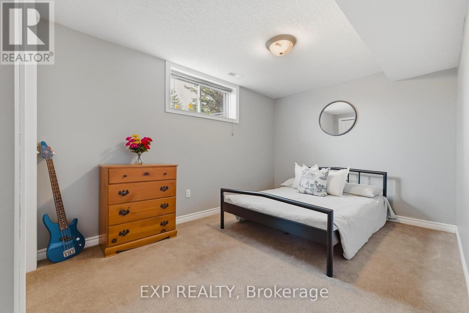 89 Andrews Drive, Mapleton, ON - Indoor Photo Showing Bedroom