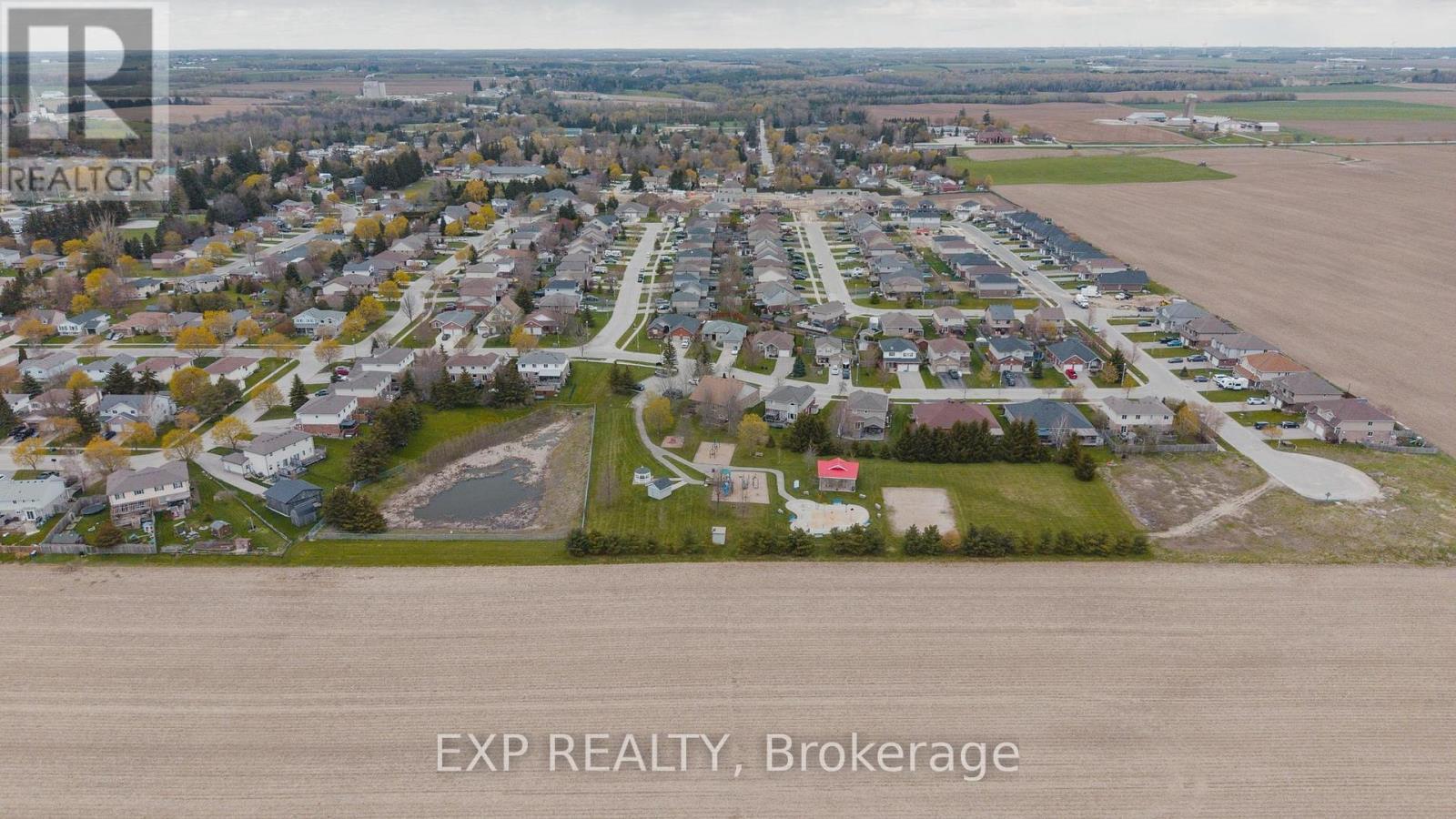 89 Andrews Drive, Mapleton, ON - Outdoor With View