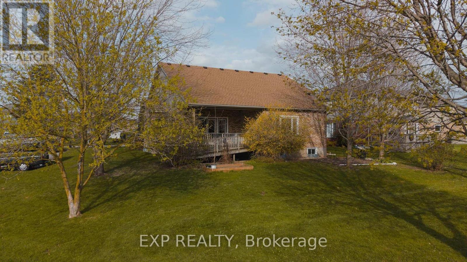 89 Andrews Drive, Mapleton, ON - Outdoor With Deck Patio Veranda