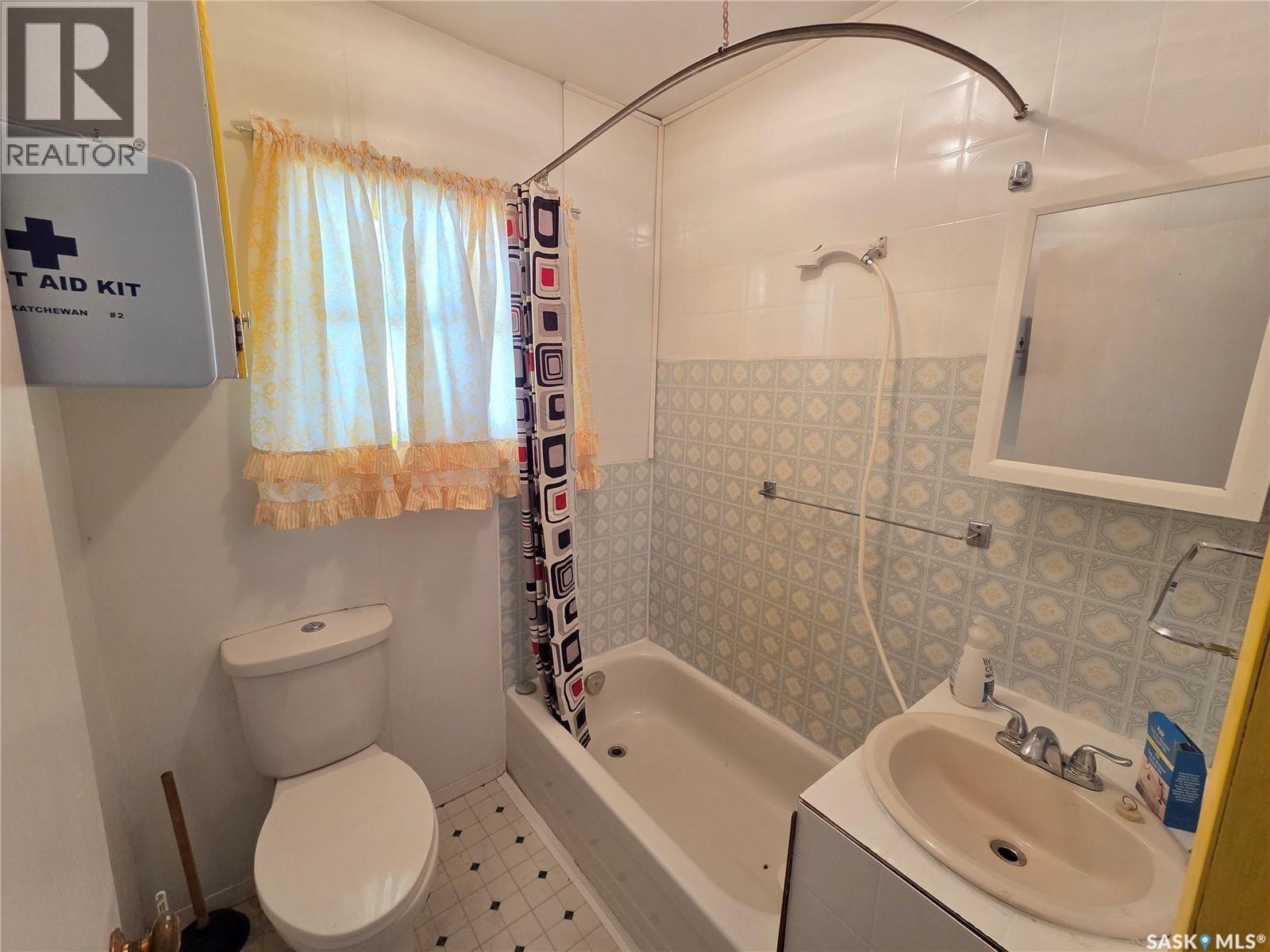 14 Echwayatanka Drive, White Bear Ir 70, SK - Indoor Photo Showing Bathroom