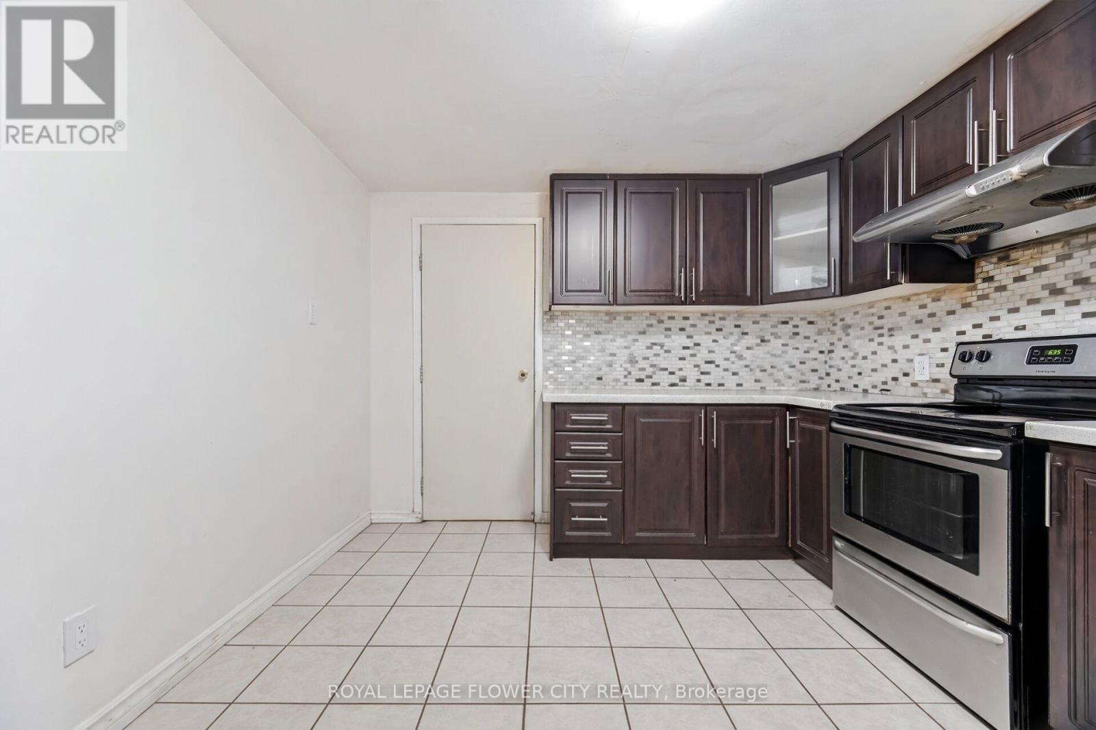 3027 Coral Drive, Mississauga, ON - Indoor Photo Showing Kitchen