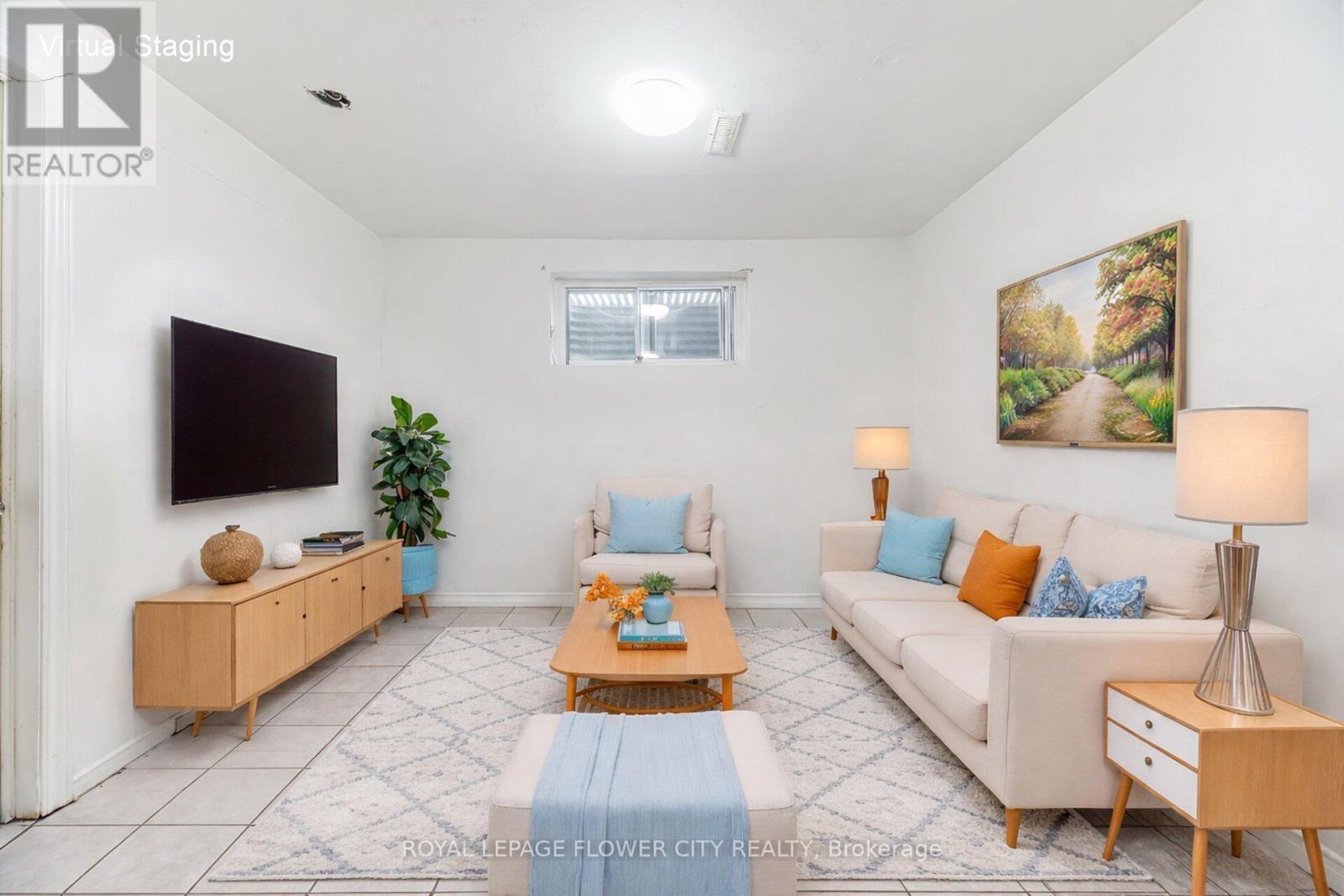 3027 Coral Drive, Mississauga, ON - Indoor Photo Showing Living Room