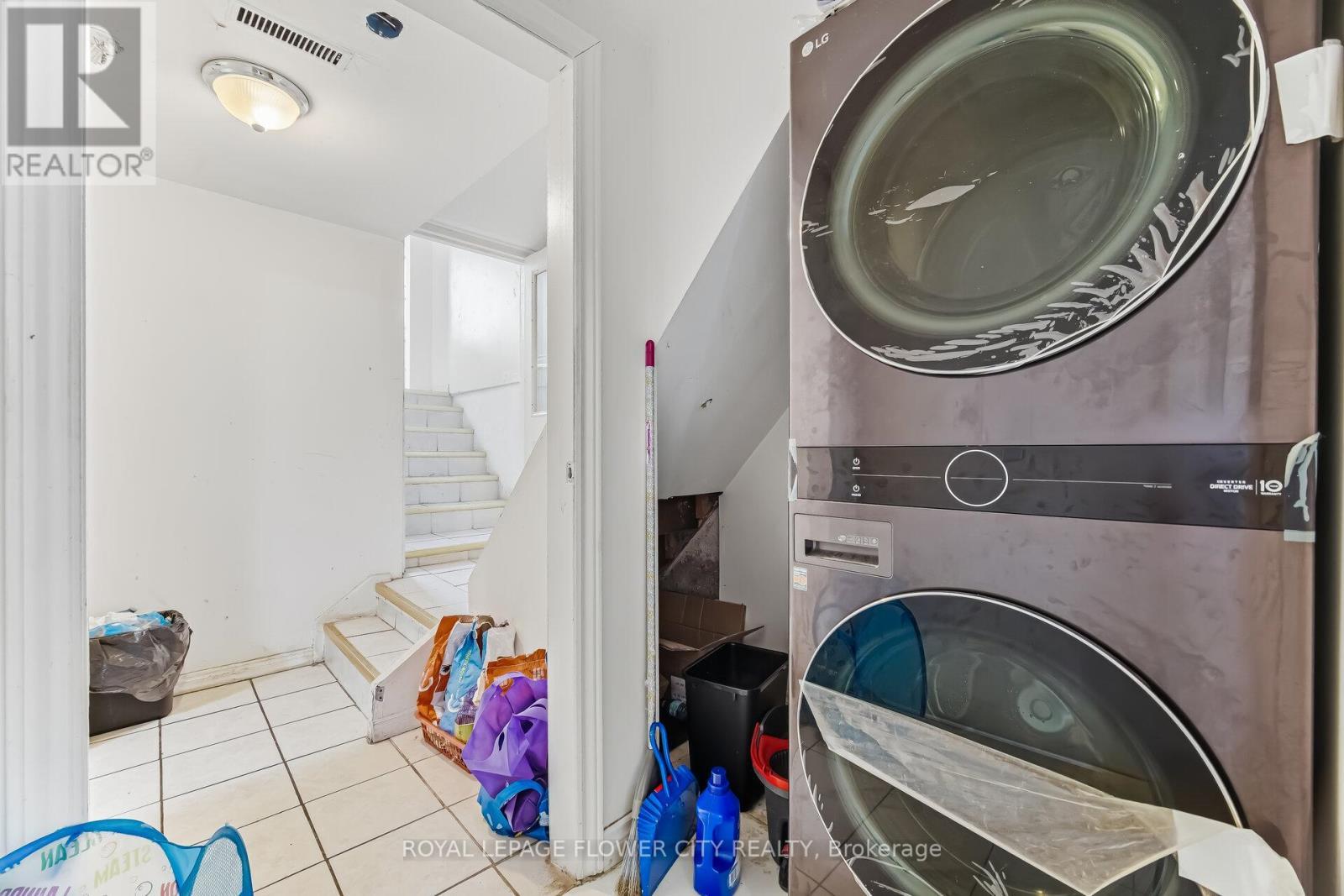 3027 Coral Drive, Mississauga, ON - Indoor Photo Showing Laundry Room