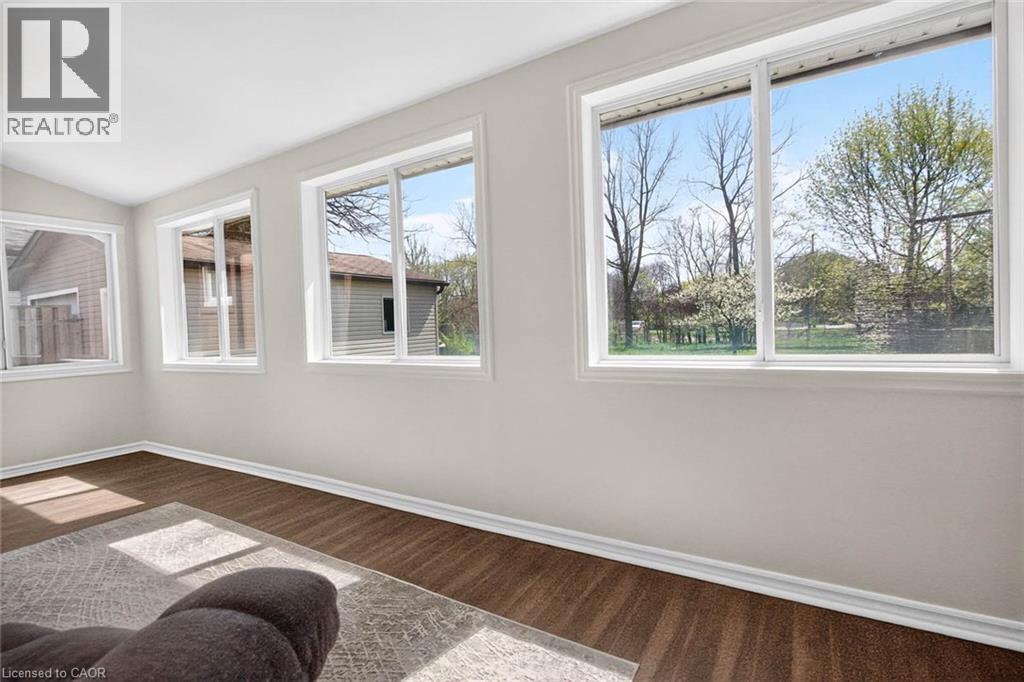 874 Francis Road, Burlington, ON - Indoor Photo Showing Other Room
