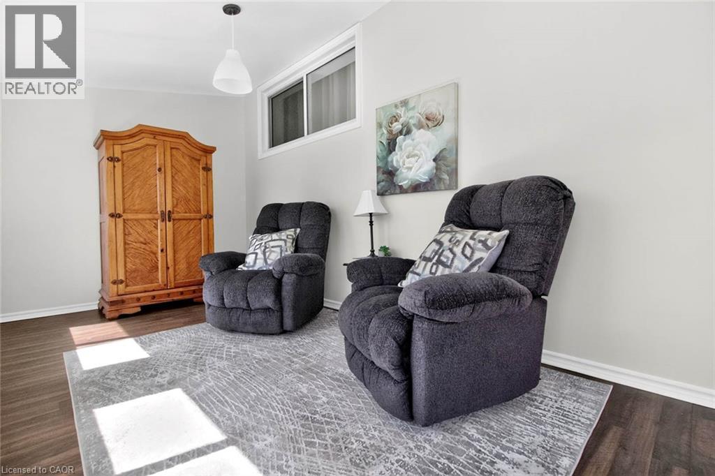 874 Francis Road, Burlington, ON - Indoor