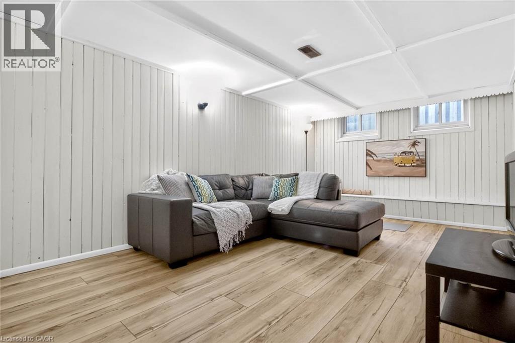 874 Francis Road, Burlington, ON - Indoor