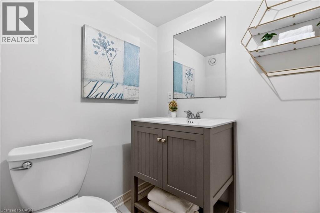 874 Francis Road, Burlington, ON - Indoor Photo Showing Bathroom