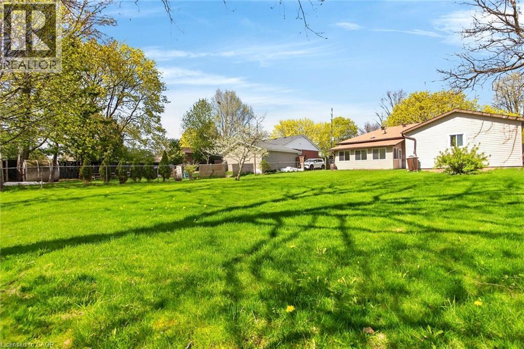 874 Francis Road, Burlington, ON - Outdoor