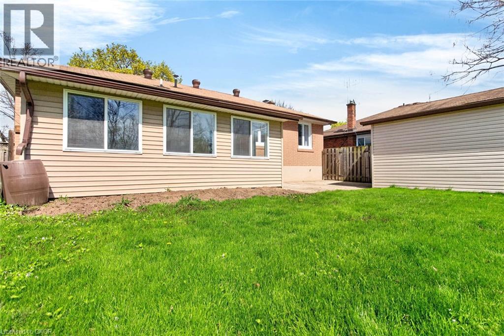 874 Francis Road, Burlington, ON - Outdoor