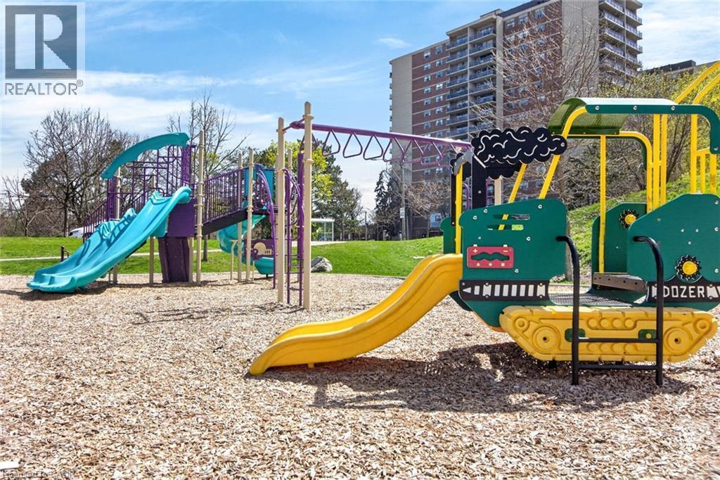 874 Francis Road, Burlington, ON - Outdoor