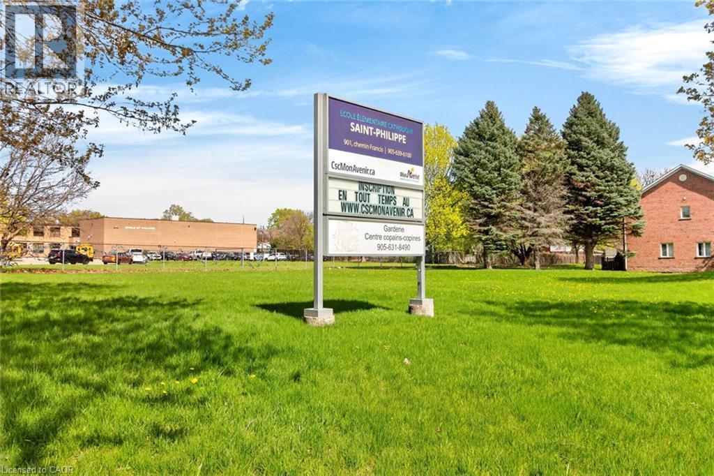 874 Francis Road, Burlington, ON - Outdoor With View
