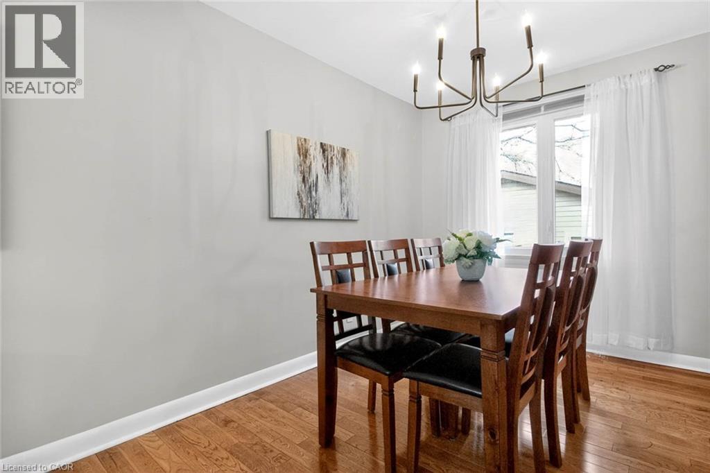 874 Francis Road, Burlington, ON - Indoor Photo Showing Dining Room