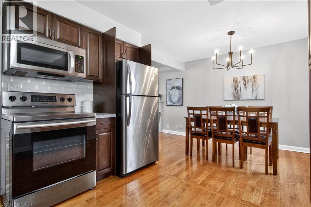 874 Francis Road, Burlington, ON - Indoor Photo Showing Kitchen