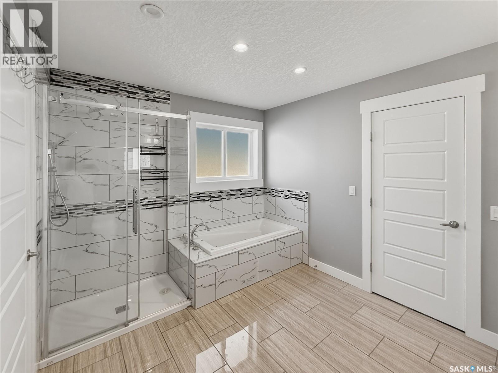 637 Douglas Drive, Swift Current, SK - Indoor Photo Showing Bathroom