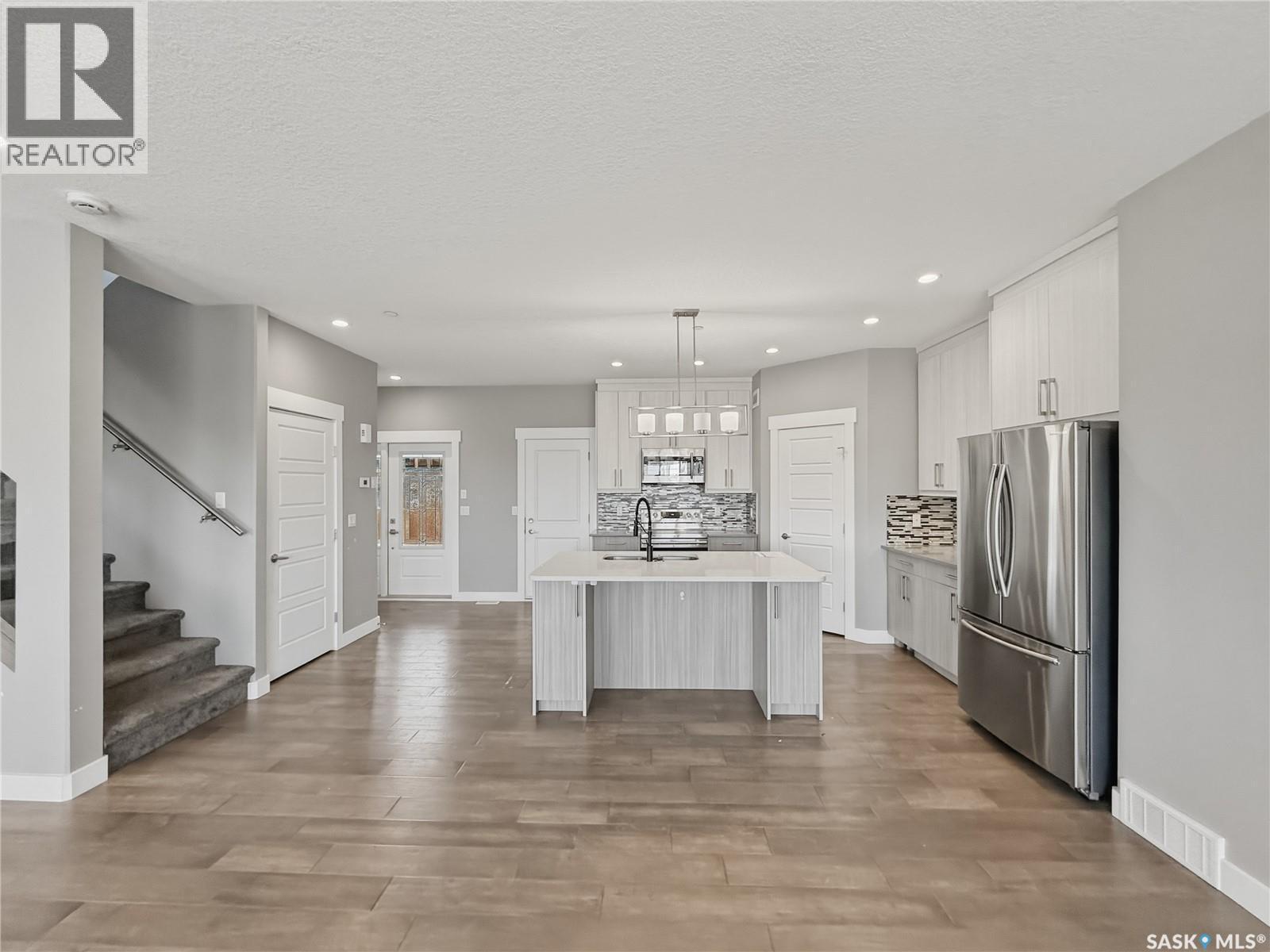 637 Douglas Drive, Swift Current, SK - Indoor Photo Showing Kitchen
