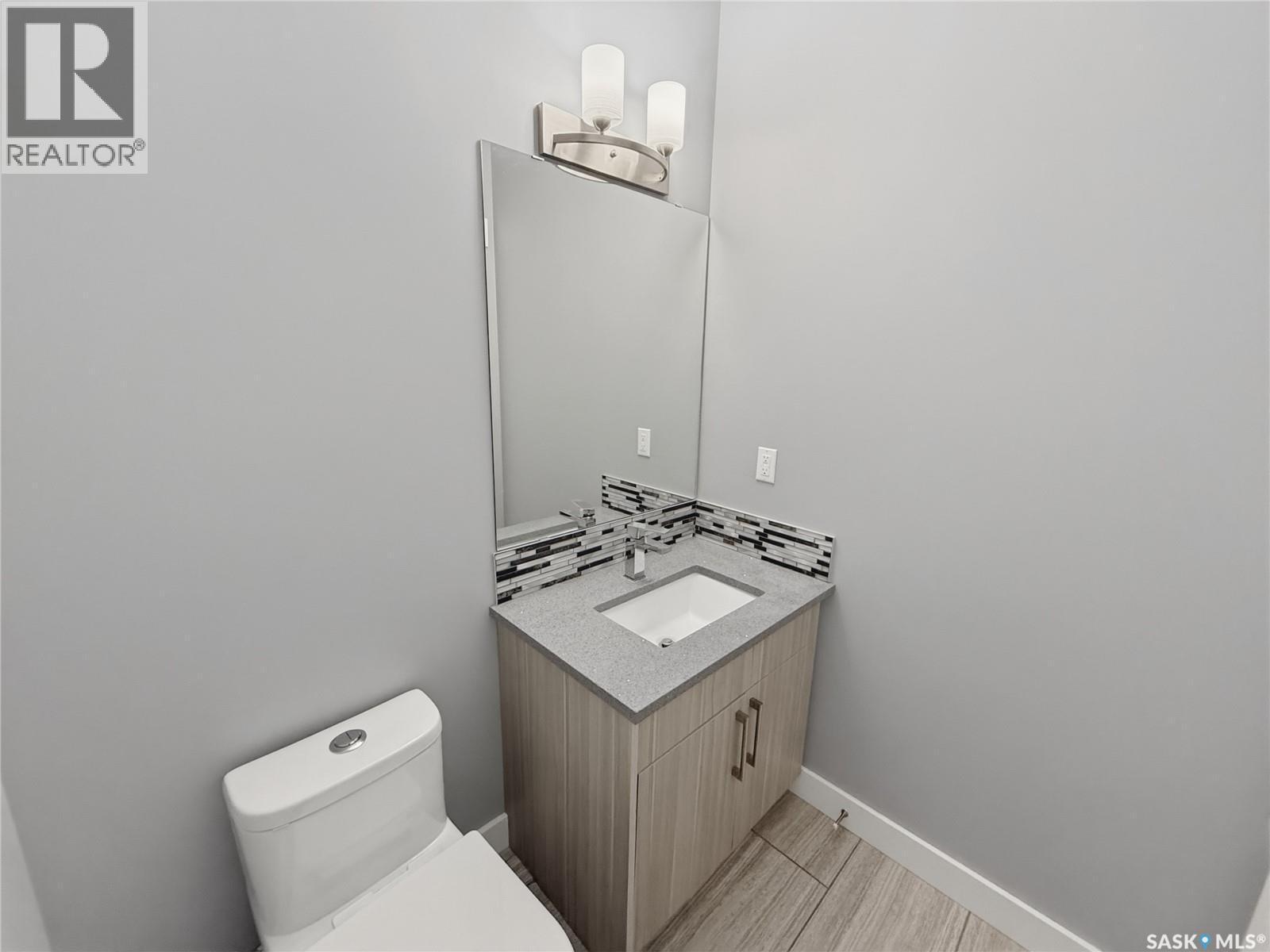 637 Douglas Drive, Swift Current, SK - Indoor Photo Showing Bathroom
