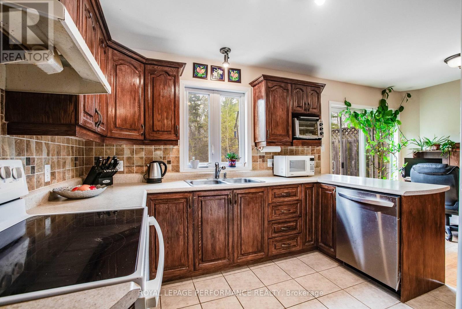 531 Du Bercail Road, Champlain, ON - Indoor Photo Showing Kitchen With Double Sink