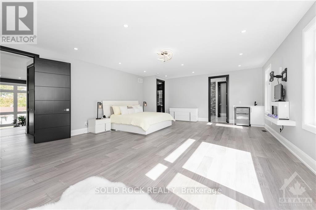 224 Roger Road, Ottawa, ON - Indoor