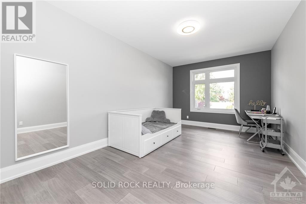 224 Roger Road, Ottawa, ON - Indoor