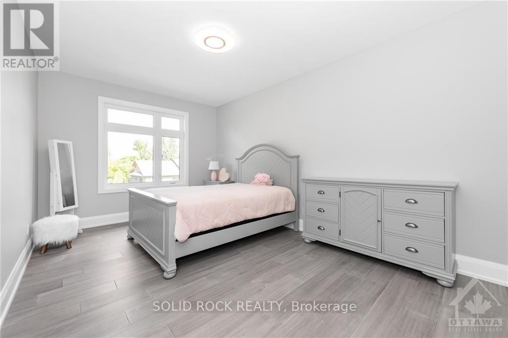 224 Roger Road, Ottawa, ON - Indoor Photo Showing Bedroom