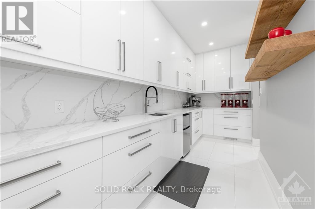 224 Roger Road, Ottawa, ON - Indoor Photo Showing Kitchen