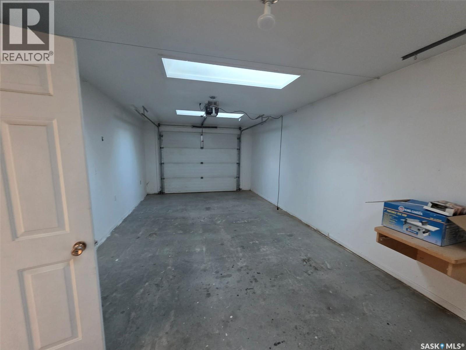 3918 Centennial Drive, Saskatoon, SK - Indoor Photo Showing Garage
