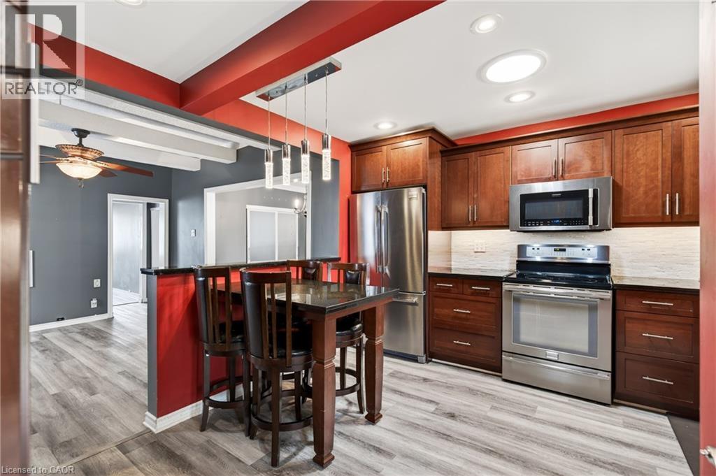 14 Cambridge Avenue, Hamilton, ON - Indoor Photo Showing Kitchen With Stainless Steel Kitchen
