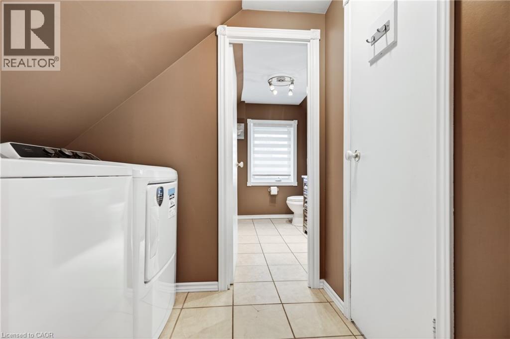 14 Cambridge Avenue, Hamilton, ON - Indoor Photo Showing Laundry Room