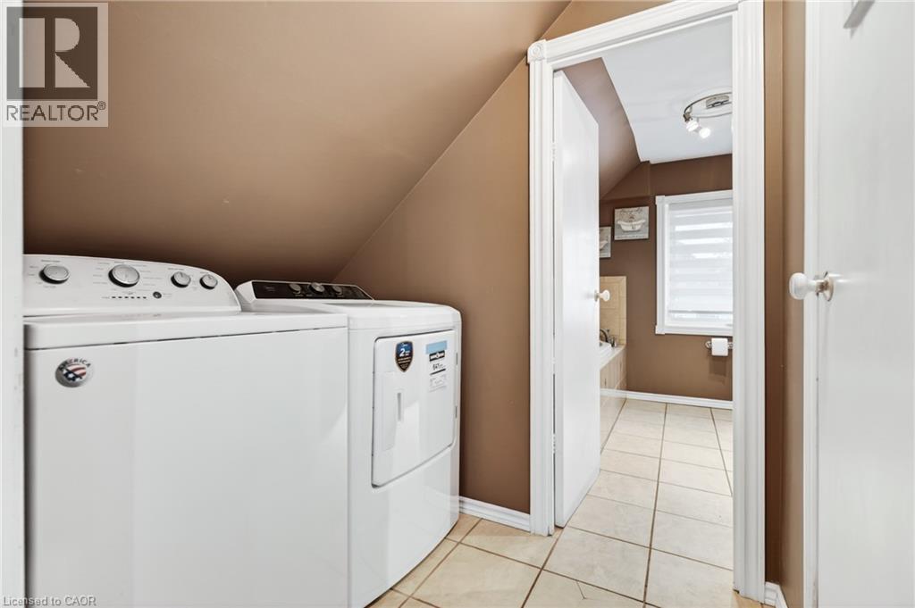 14 Cambridge Avenue, Hamilton, ON - Indoor Photo Showing Laundry Room
