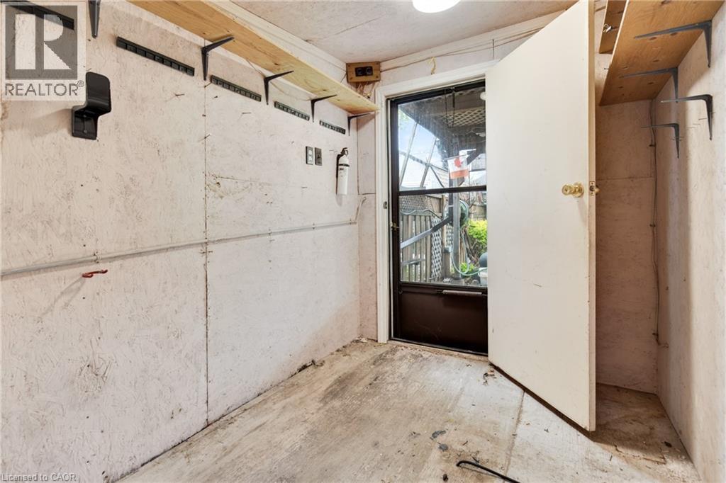14 Cambridge Avenue, Hamilton, ON - Indoor Photo Showing Other Room