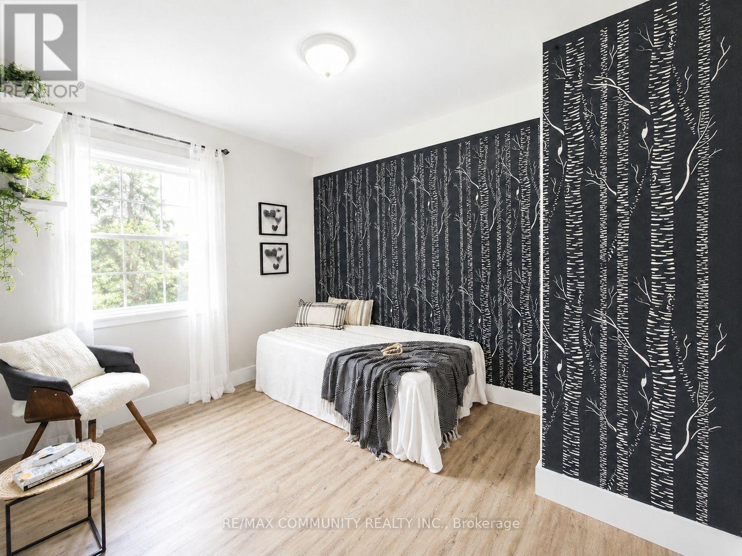 386 Whitney Avenue, Hamilton, ON - Indoor Photo Showing Bedroom