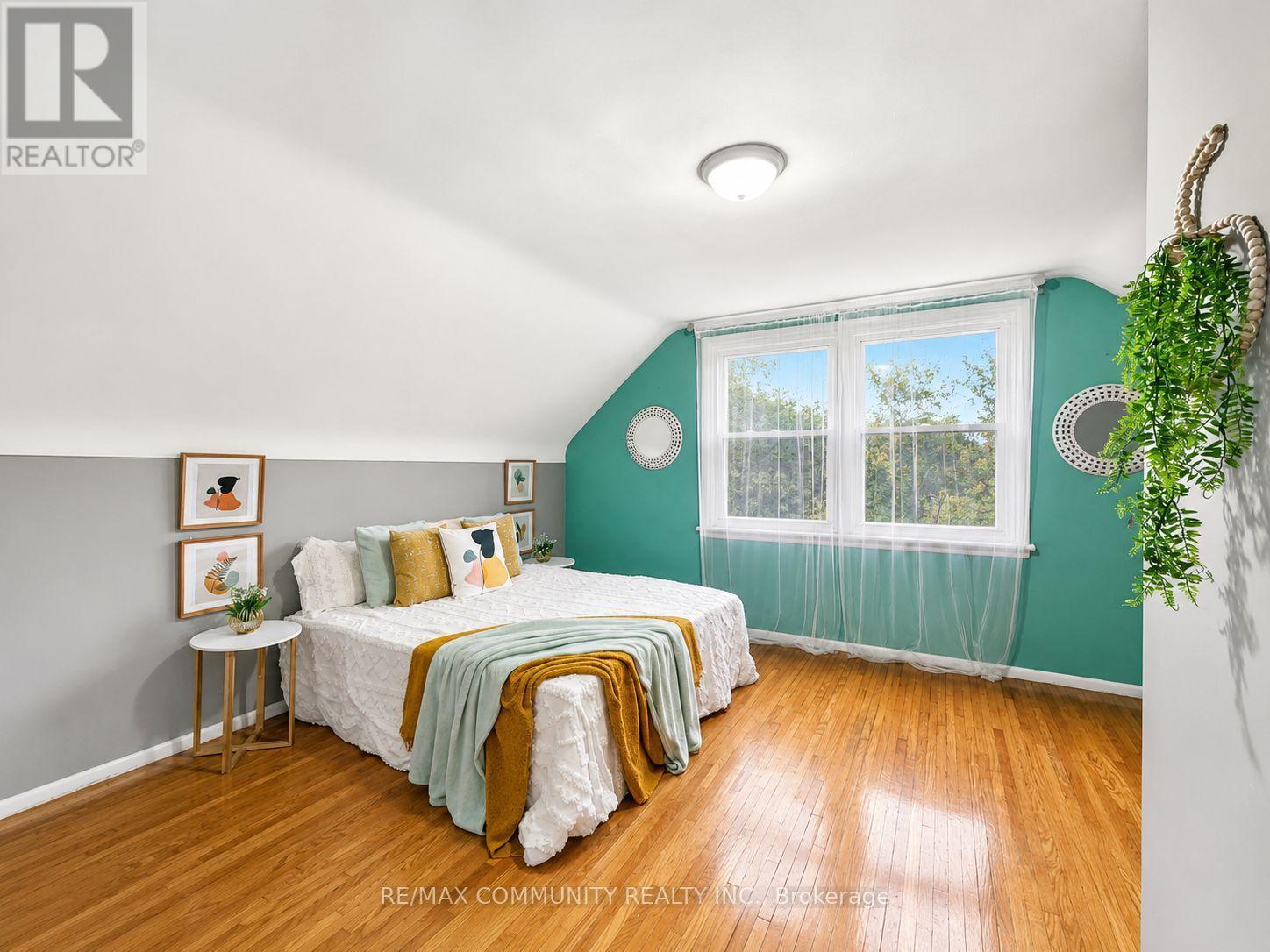 386 Whitney Avenue, Hamilton, ON - Indoor Photo Showing Bedroom