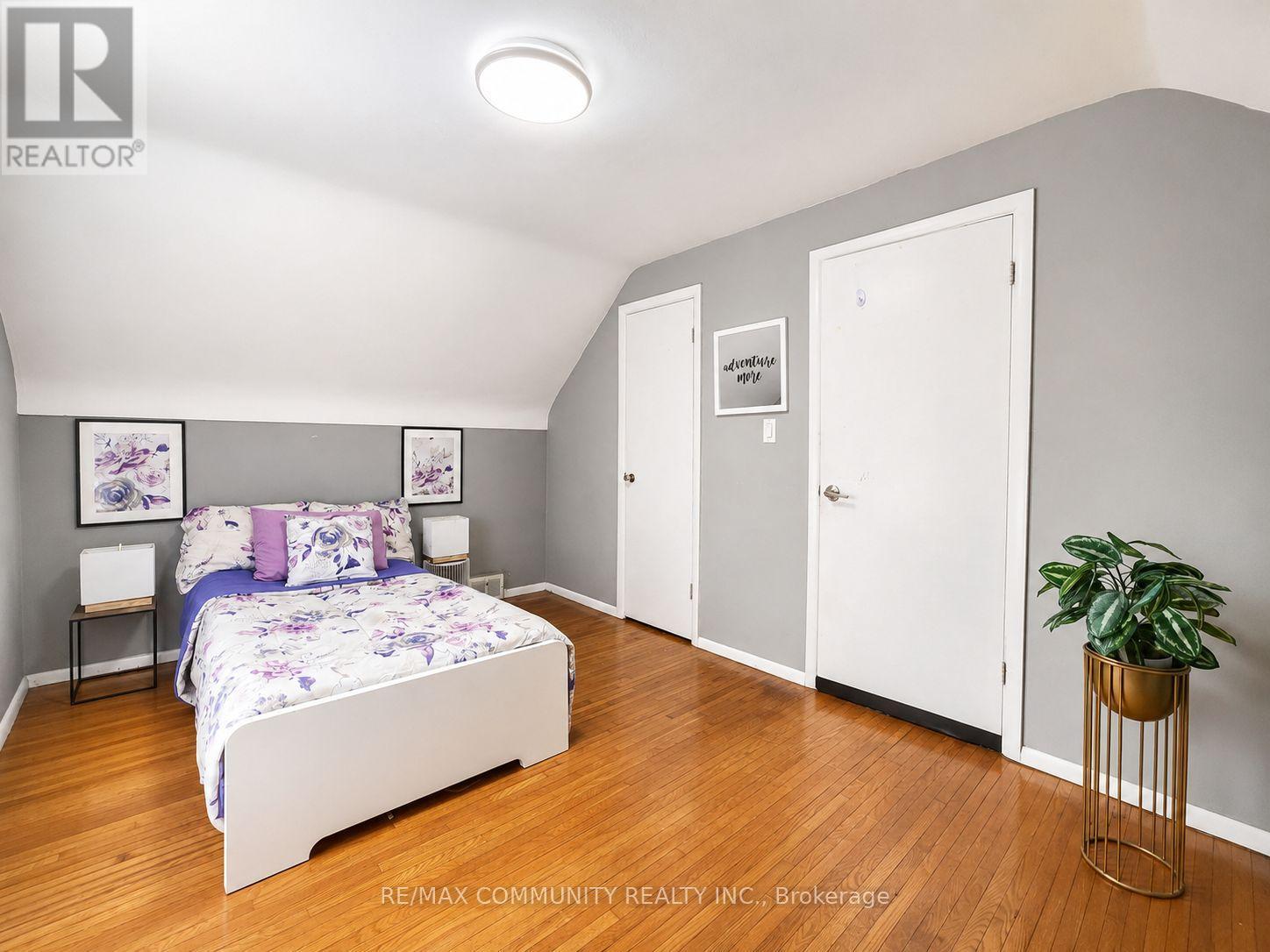 386 Whitney Avenue, Hamilton, ON - Indoor Photo Showing Bedroom